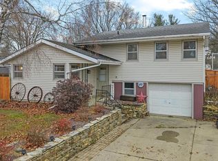 610 Crimson Court, Reedsburg, WI 53959