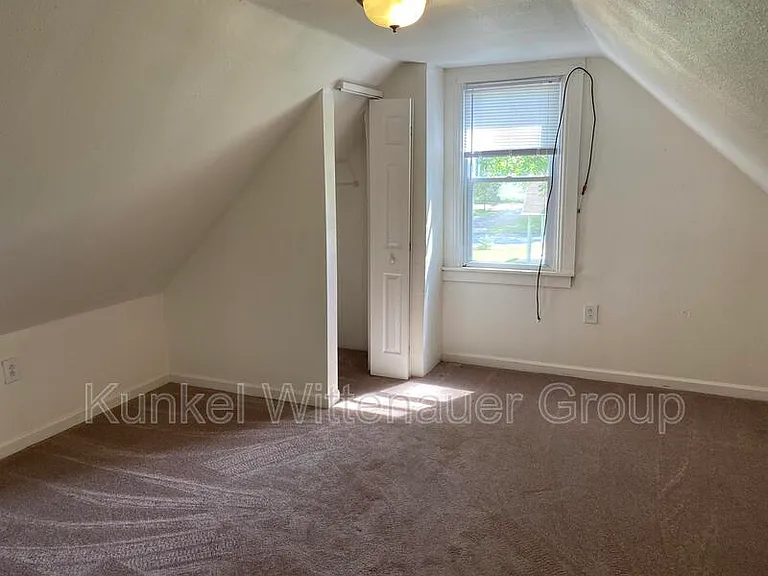 821 Edward St — Photo 13