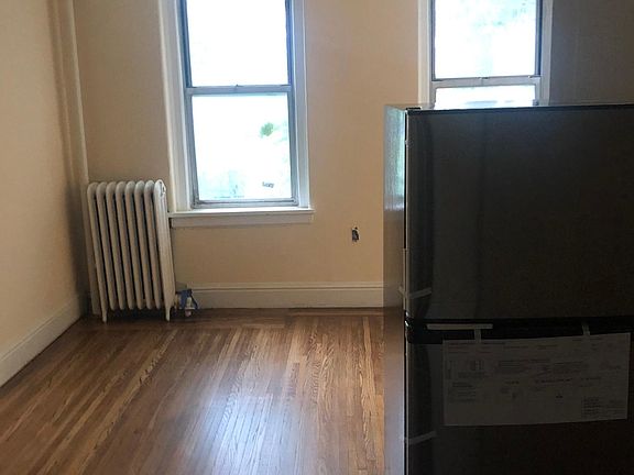 3rd image of 6 W Cedar St #1