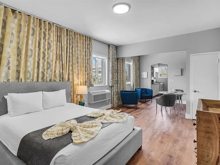 8100 Harding Ave #514 — Photo 4