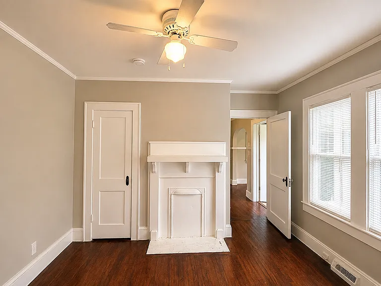 513 Alamance Rd — Photo 8