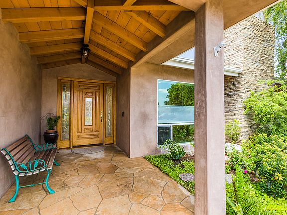 4th image of 3193 N Goldenspur Dr