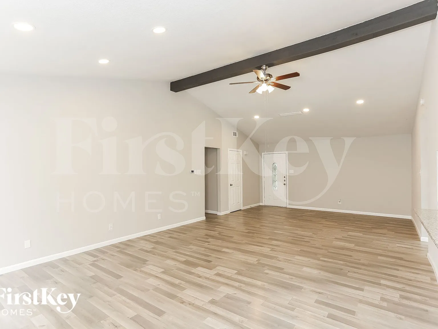 3 bed, 2.0 bath, 1736 sqft, $2,110 — Photo 3