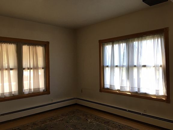 5th image of 516 S 10th St
