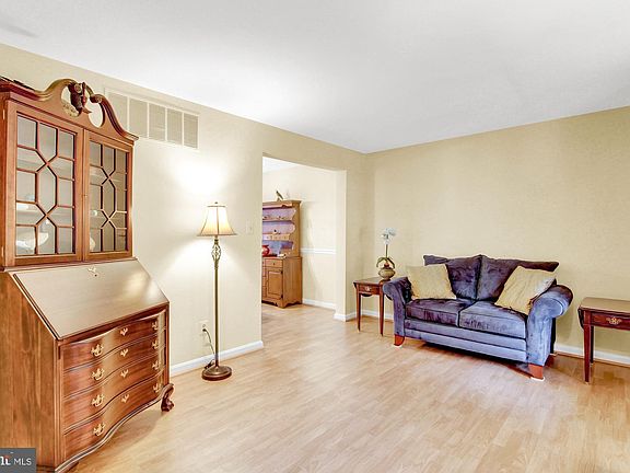 3rd image of 405 Birchwood Manor Ln