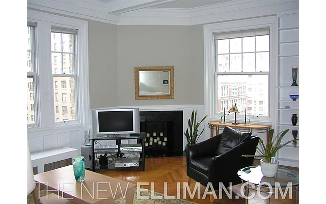 Rented by Douglas Elliman | media 7