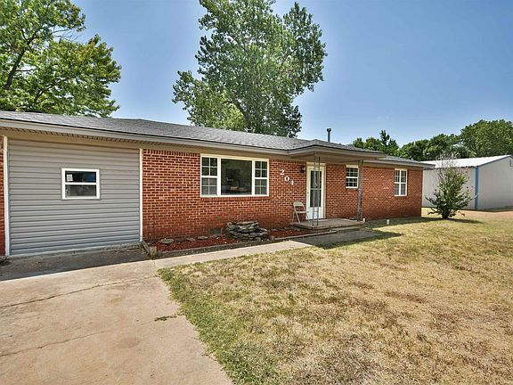 2nd image of 204 N Eastland Dr