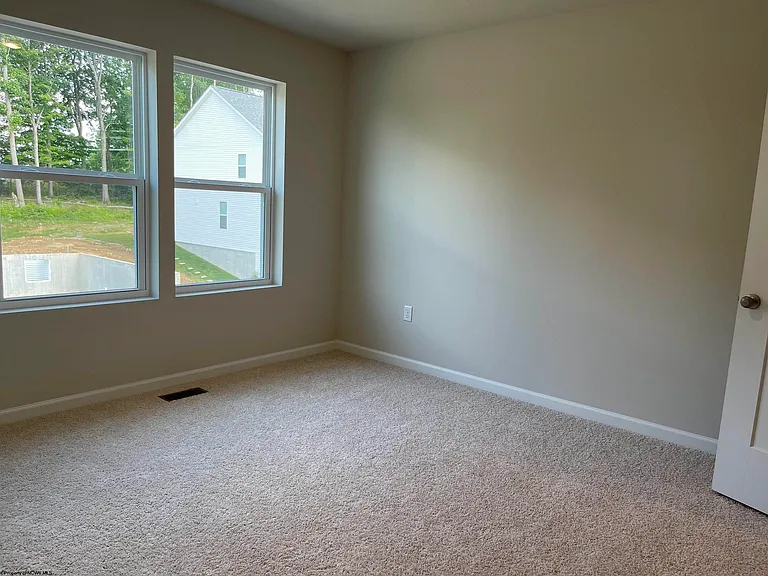 747 Hardman Dr — Photo 25
