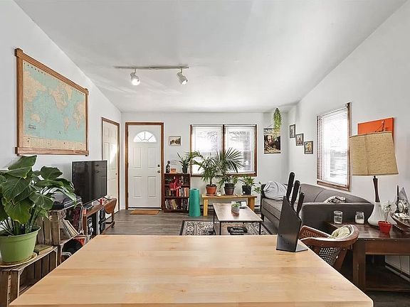 5th image of 219 N Prospect St #2