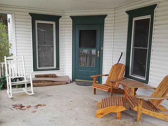 3rd image of 121 Church St #123