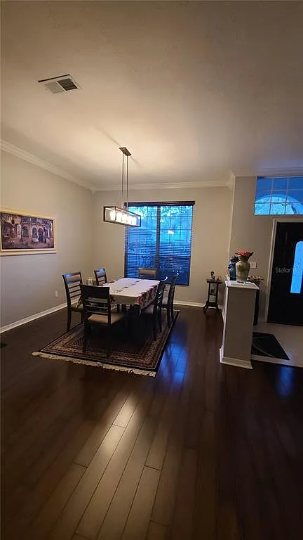 3 bed, 2.0 bath, 2249 sqft, $2,600 — Photo 1