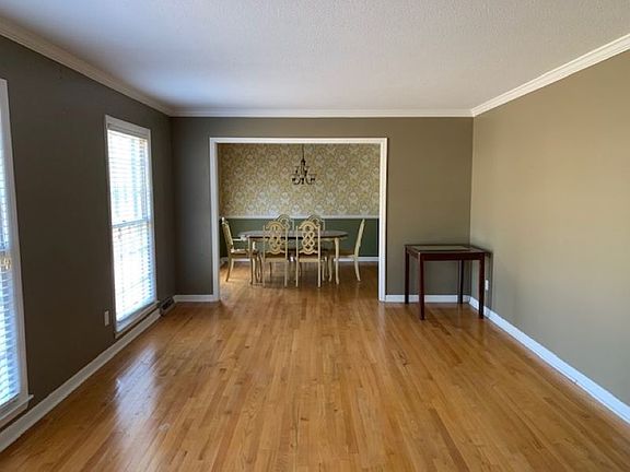 2nd image of 117 Barclay Downs Dr