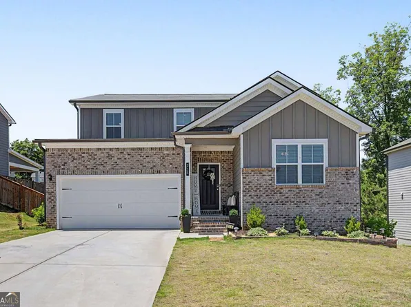 215 Summit Pointe Dr, Dallas, GA 30132