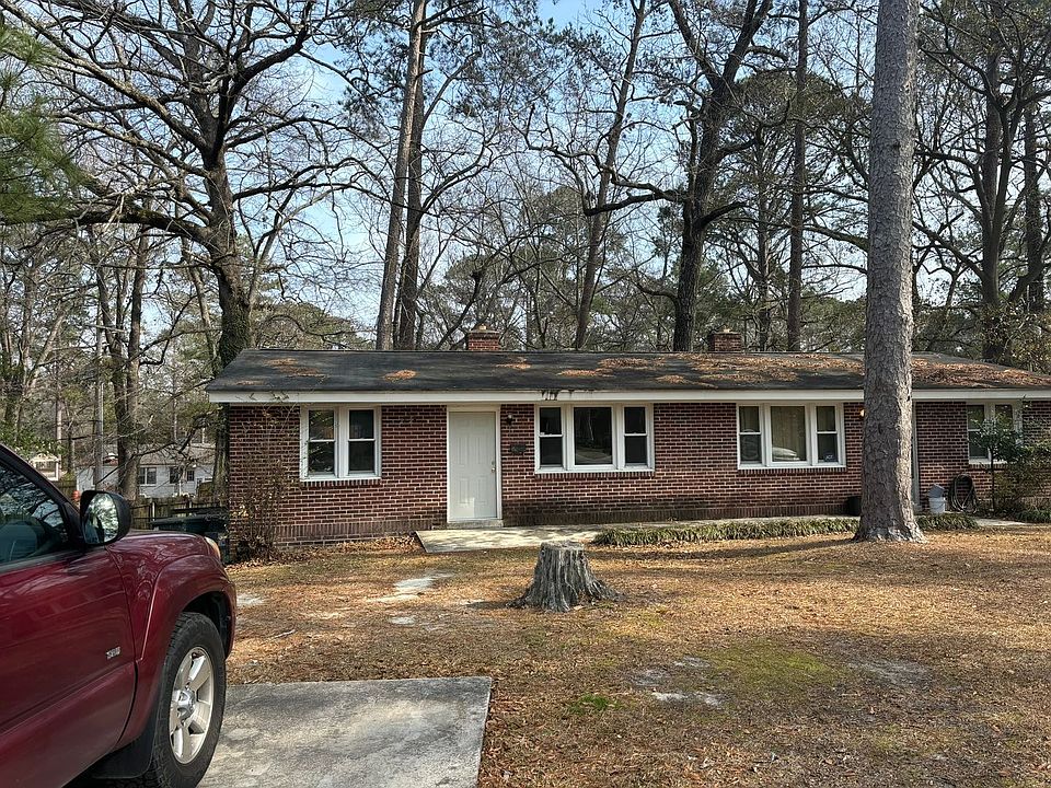 1st image of 2628 Parkwood Dr