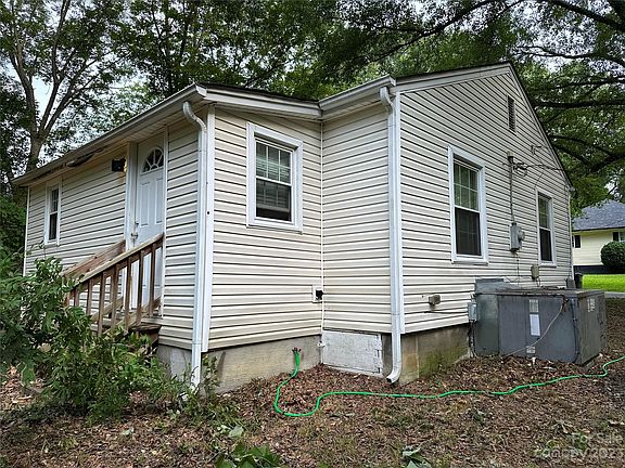 4th image of 701 W 4th Ave