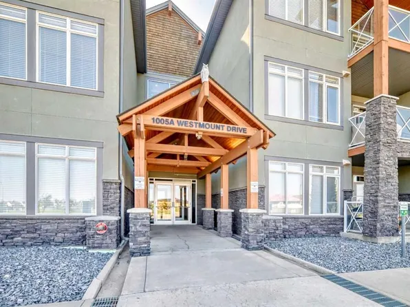 1005 A N Westmount Dr #115, Strathmore, AB T1P 0C3