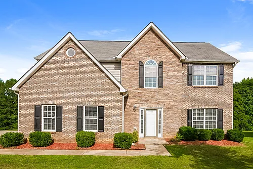 440 The Gables Dr Photo 1