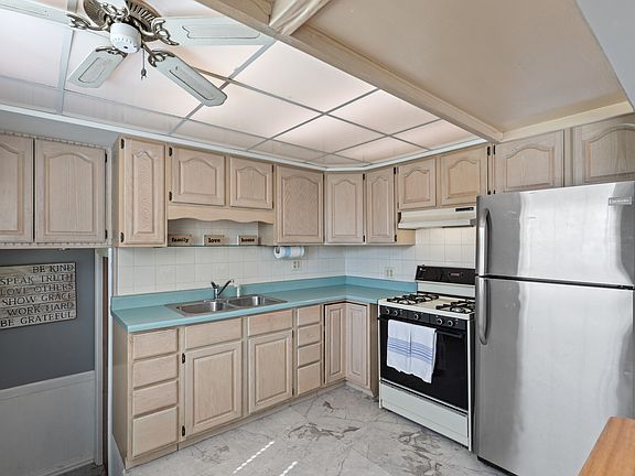 4th image of 1820 Belleview Ave