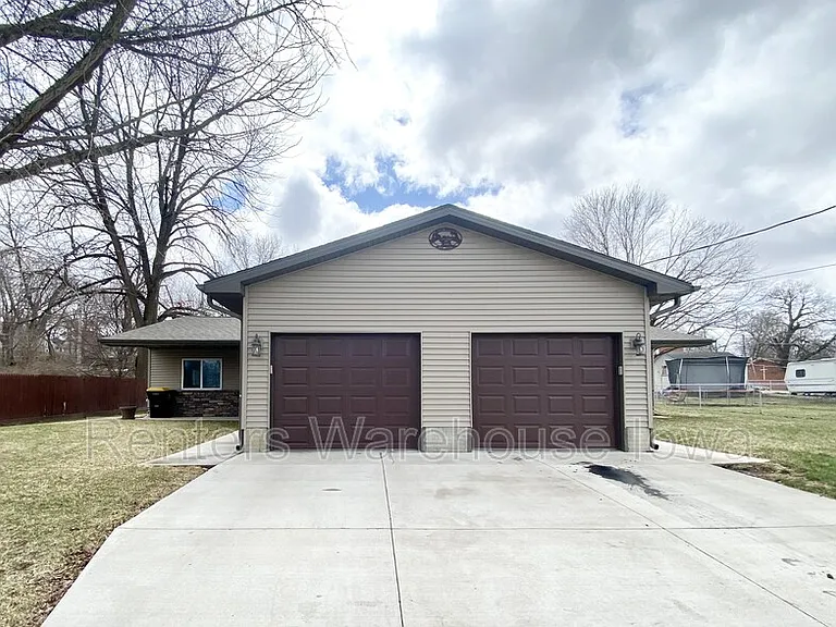 217 E Front St #B — Photo 18