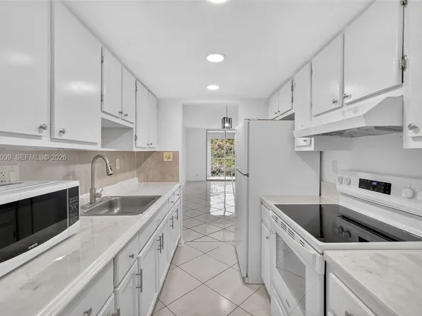 3141 NW 47th Ter APT 335, Lauderdale Lakes, FL 33319