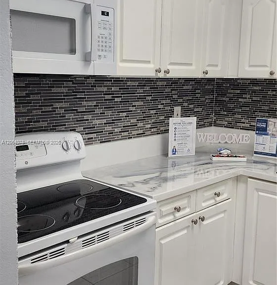 9405 SW 76th St #Y32 — Photo 25