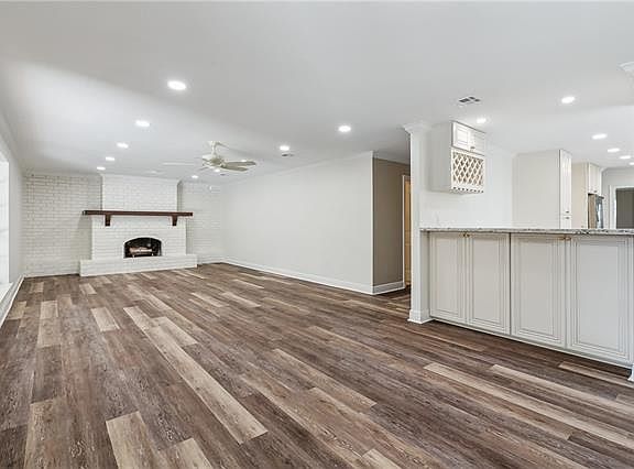 3rd image of 4233 Bordeaux Dr