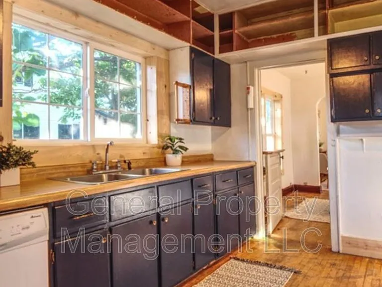 1715 Altoona Ave — Photo 3