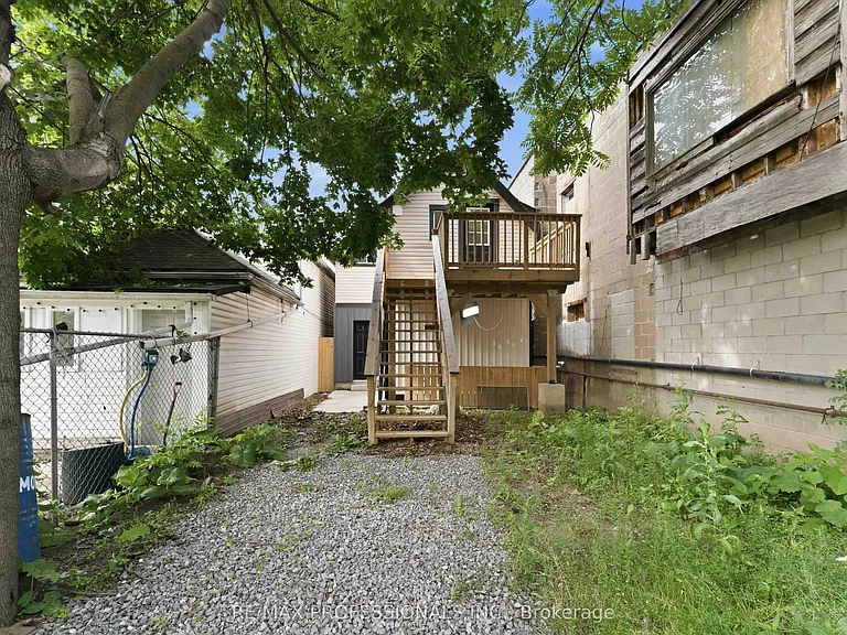 759 Barton St E #MAIN — Photo 21