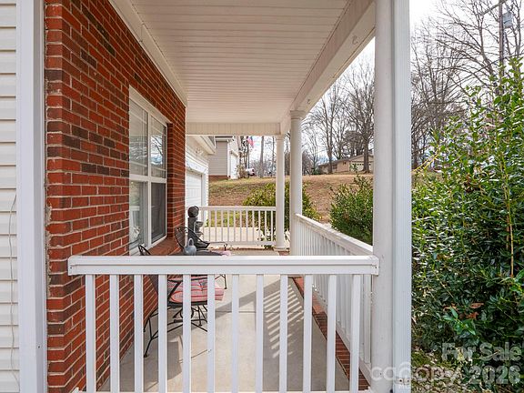 4th image of 5912 Almond Rd