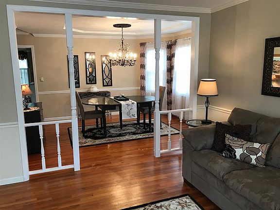 3rd image of 1438 Red Oak Ct