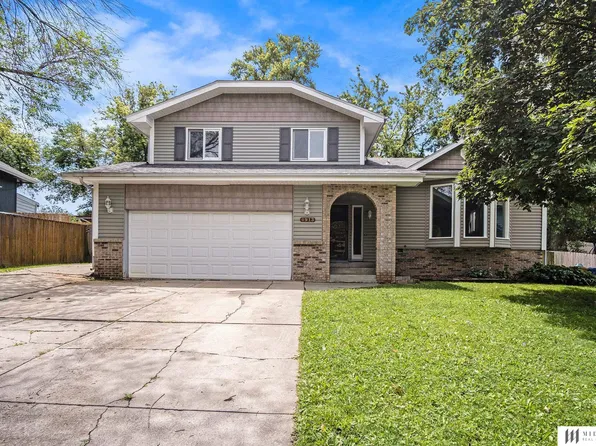 4913 Red Rock Ave, Bellevue, NE 68157
