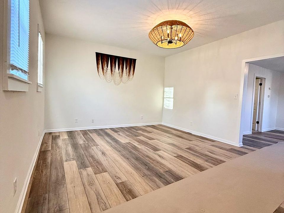 1st image of 3133 W 18th Pl
