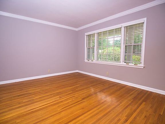 3rd image of 3820 Pelzer Ave