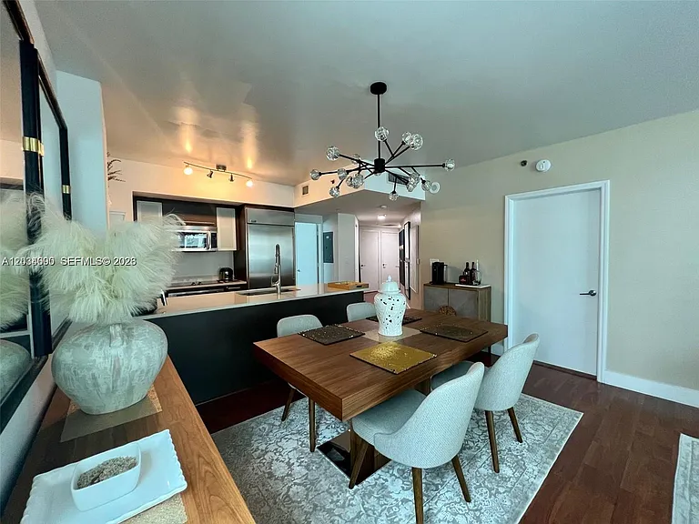 500 Brickell Ave #1410 — Photo 6