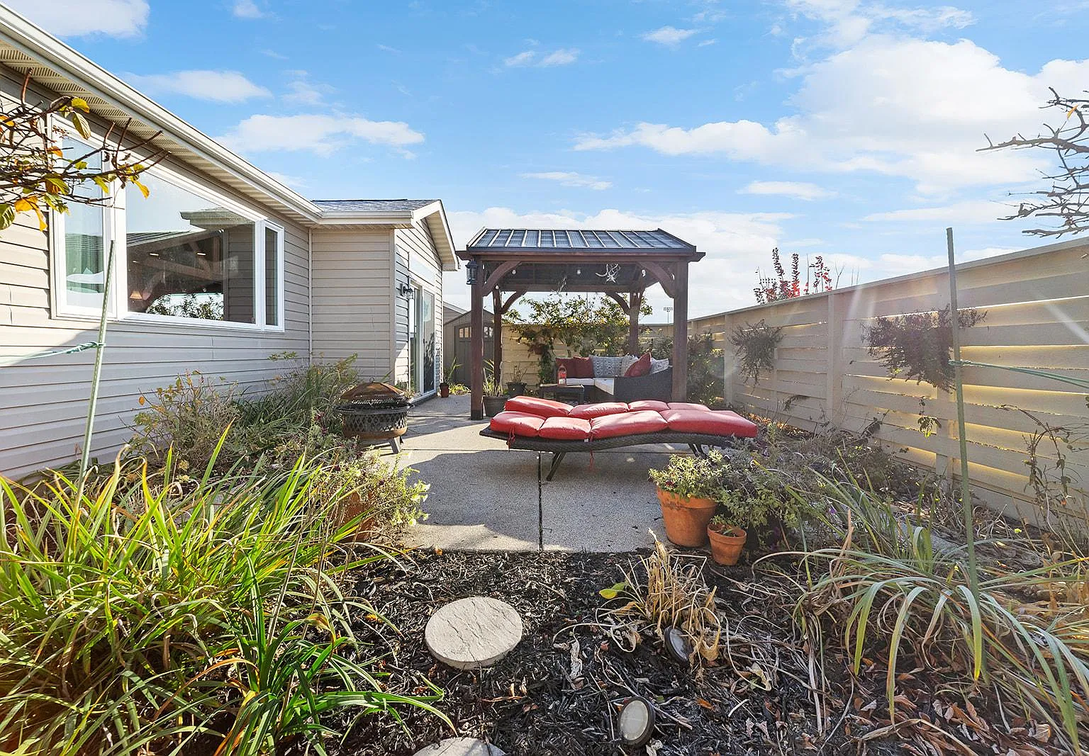 3 bed, 1704 sqft, $2,150 — Photo 3