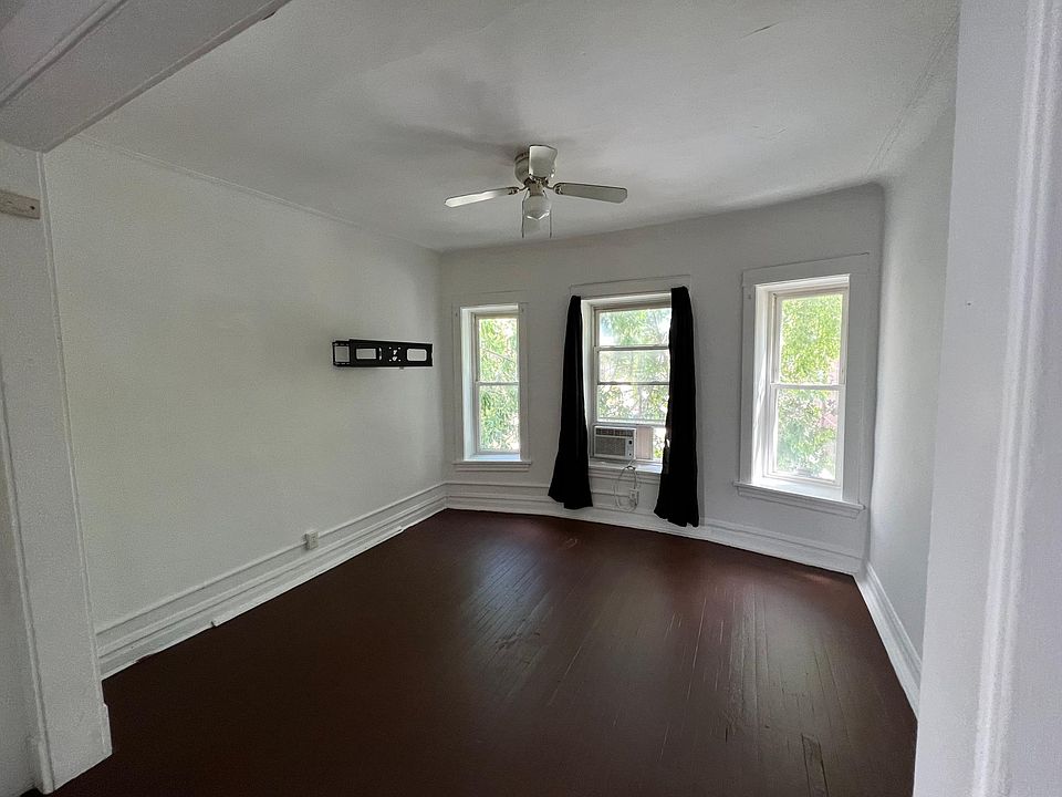 1st image of 3860 N Saint Louis Ave #2