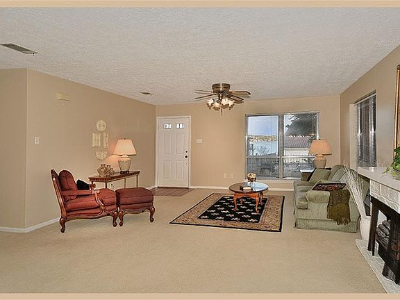 4th image of 1203 Lake View Dr
