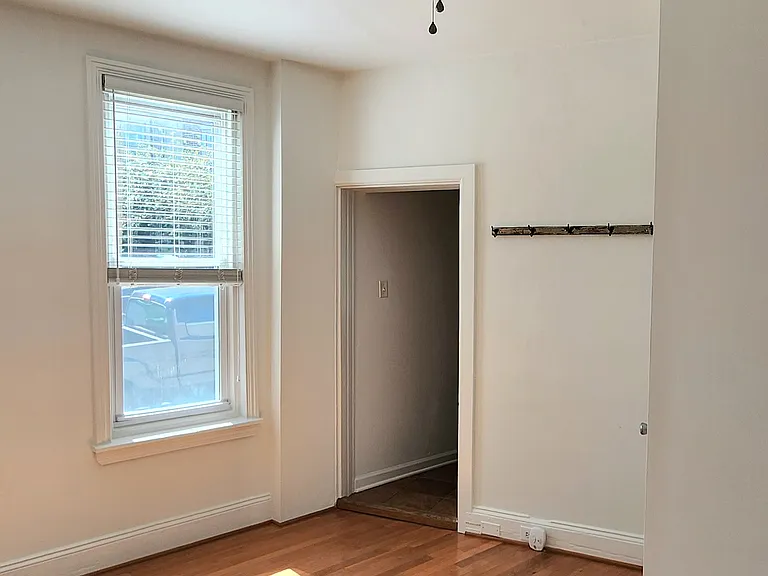 3591 Calumet St — Photo 17