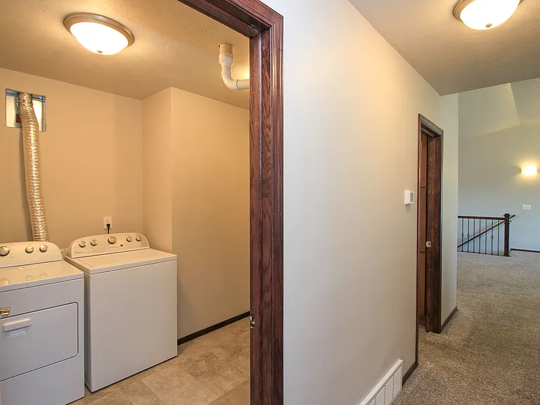 110 Tanner Ct — Photo 12
