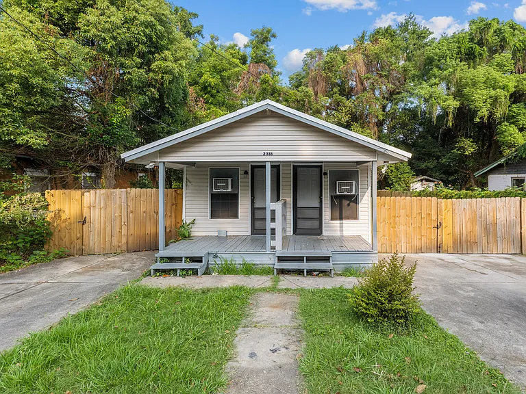 2318 Saxon St #A/B — Photo 30