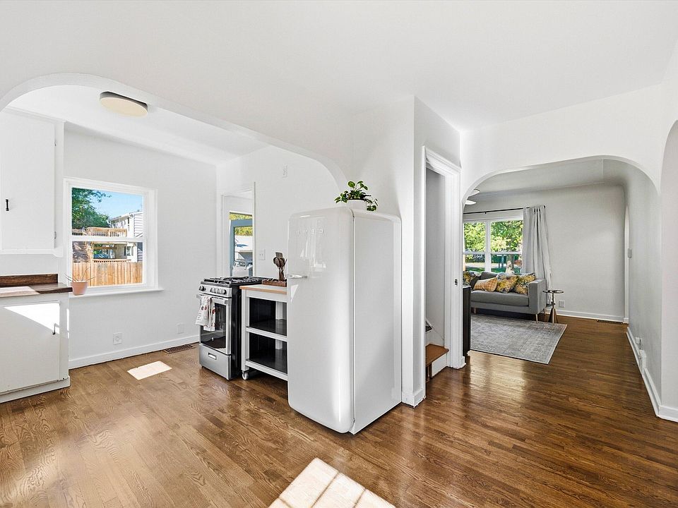 835 W Silver Lake Rd, photo 17