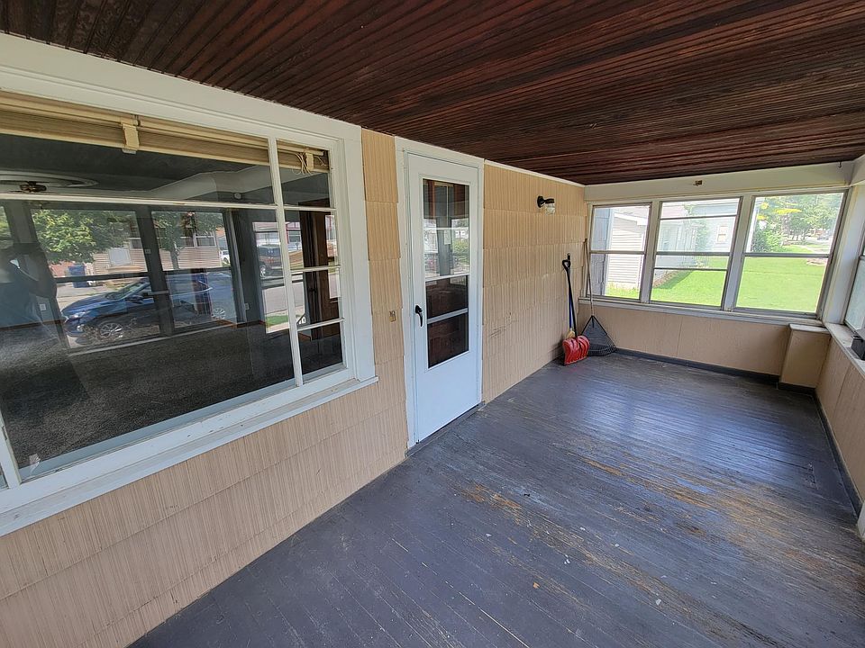 Front Entryway (no lock on outer screen door, so don't use as storage). Inner door uses a code lock.