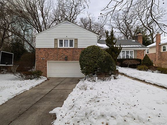 3rd image of 105 Reeve Road