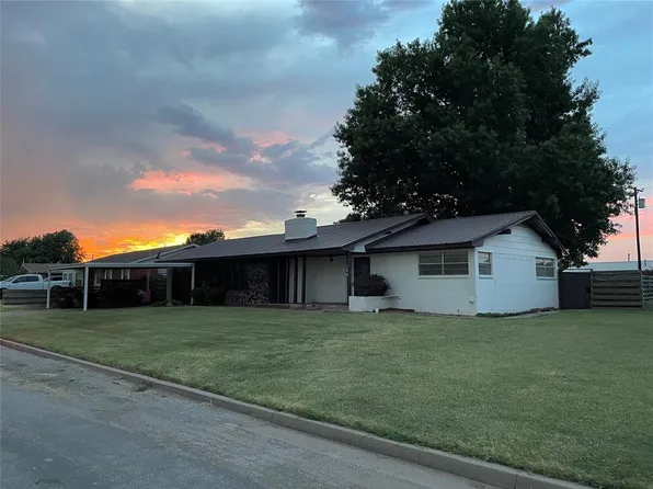 704 NW Belle St, Minco, OK 73059