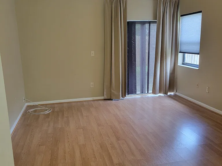 5881 Chester Ln — Photo 17