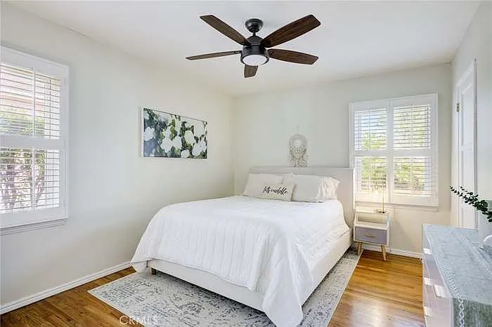 6542 Balcom Ave — Photo 12