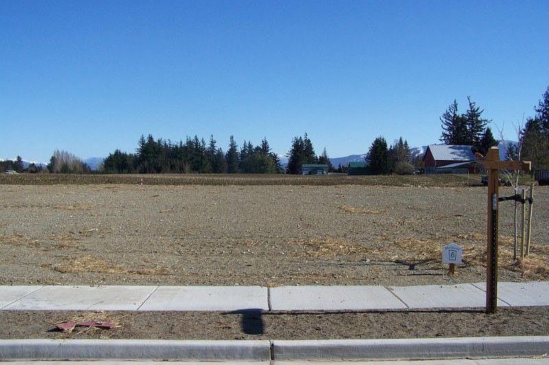 2nd image of 1723 Xx Burlwood Way