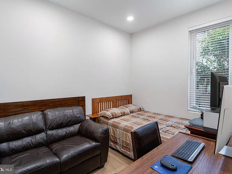 1307 Longfellow St NW #7 — Photo 17