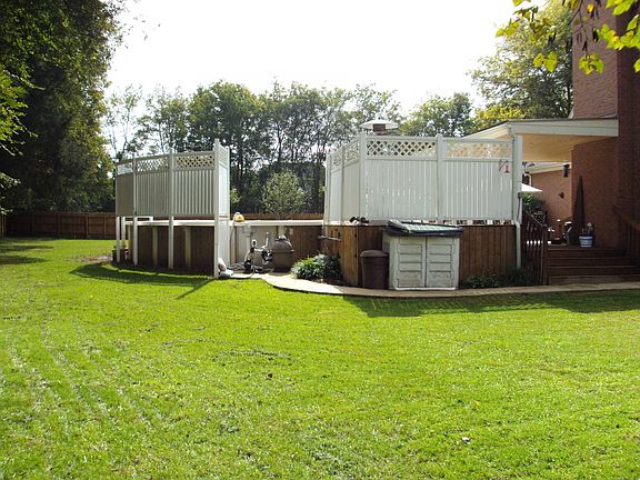big back yard & privacy 