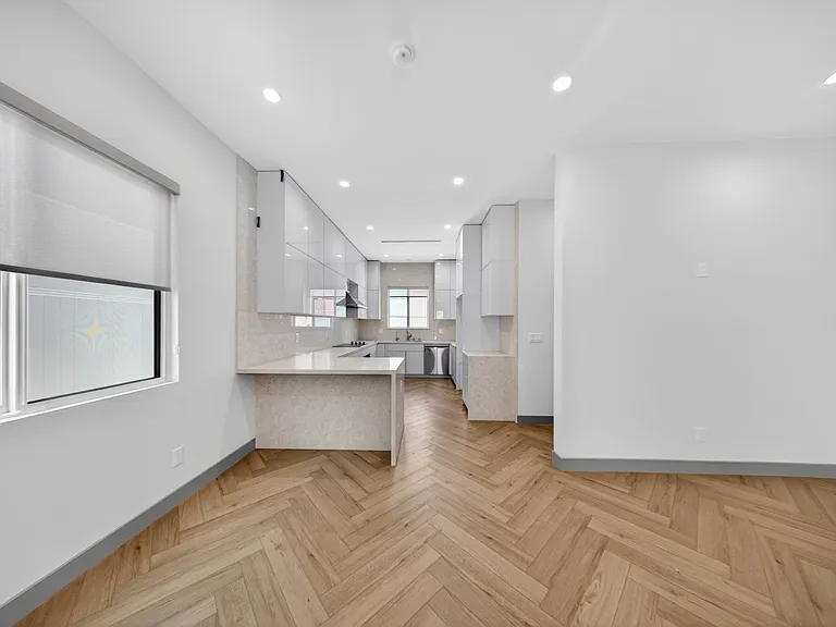 10843 Cantara St — Photo 6